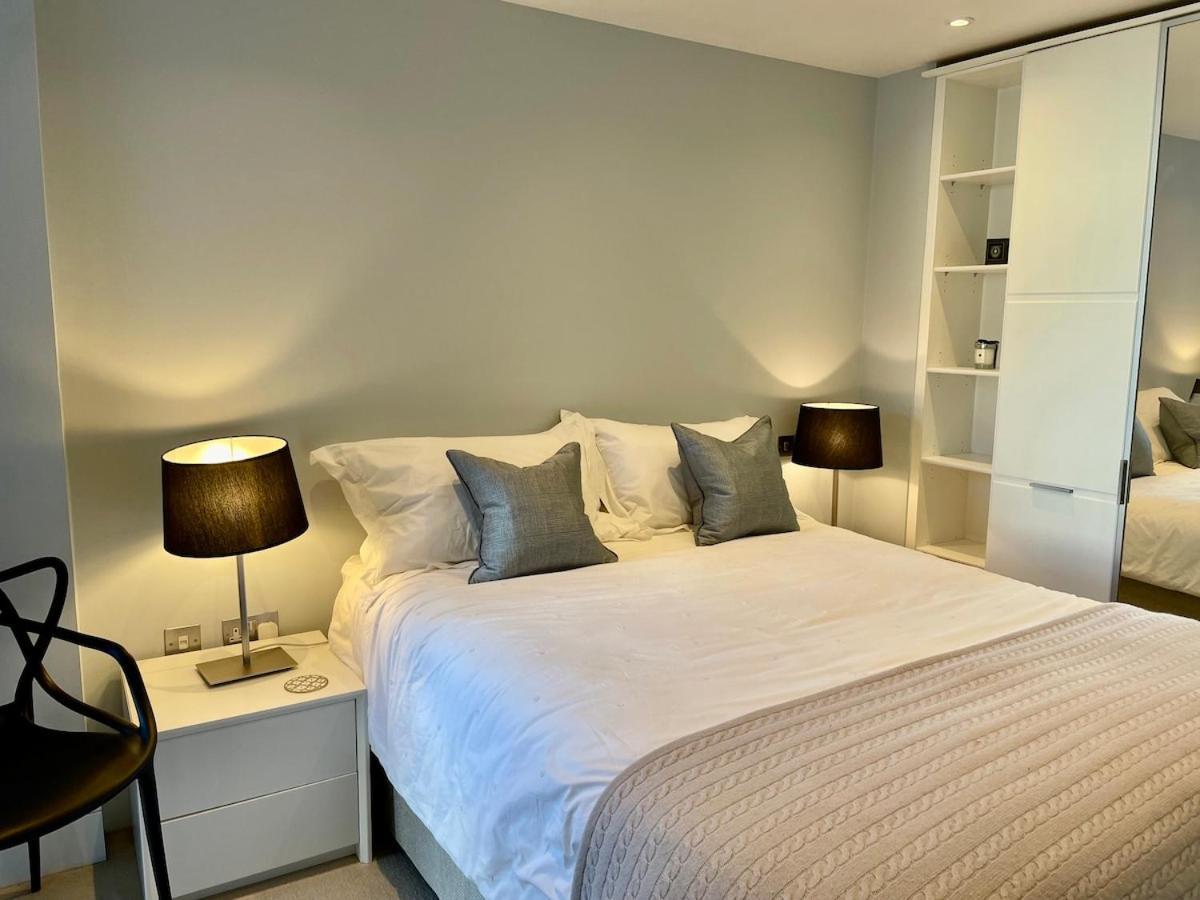 Luxury 1 Bed Flat With Parking, Clapham Junction *